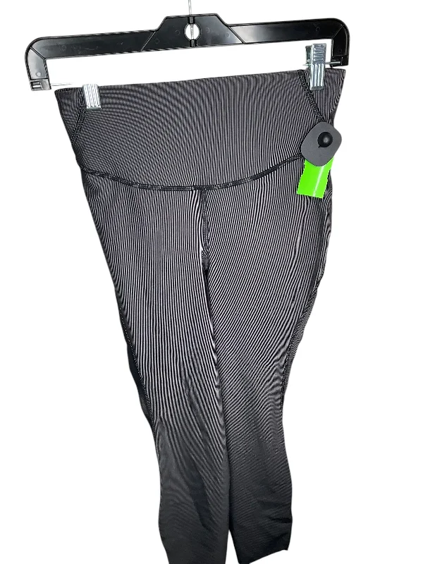 Urban Looks Athletic Leggings By Lululemon In Grey, Size: 6