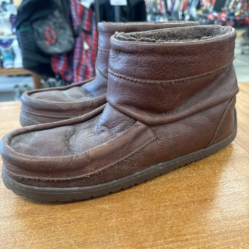 Manitobah Mukluks - Men's Waterproof Ankle Tamarack Grain Mukluk - MSRP $195: Brown -men-11